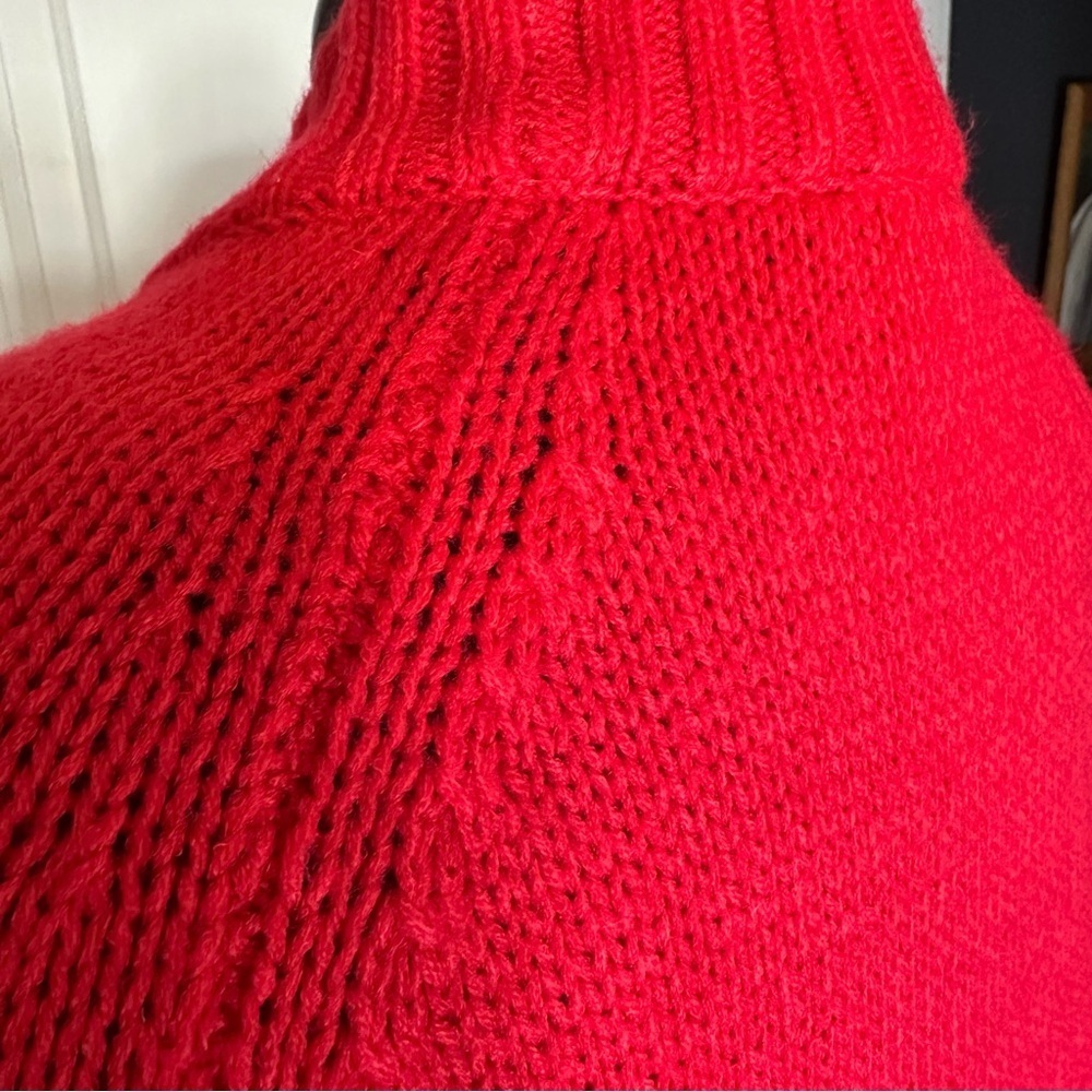 Tommy Hilfiger Bold Red Sweater Y2K logo style - Picture 6 of 9
